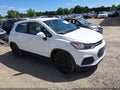 Photo 1 of 17 — 2017 Chevrolet Trax