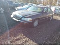Photo 2 of 11 — 2005 Lincoln Town Car