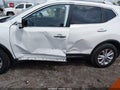 Photo 11 of 13 — 2016 Nissan Rogue