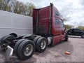 Photo 4 of 18 — 2019 Volvo VNL