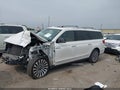 Photo 15 of 17 — 2018 Lincoln Navigator