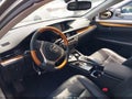 Photo 5 of 18 — 2015 Lexus ES 300h