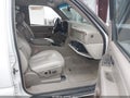 Photo 5 of 17 — 2004 Chevrolet Suburban 2500