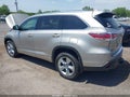 Photo 3 of 17 — 2016 Toyota Highlander