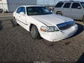 Photo 1 of 14 — 2008 Lincoln Town Car