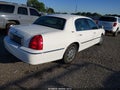 Photo 4 of 14 — 2008 Lincoln Town Car