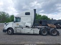 Photo 13 of 14 — 2016 Volvo VN