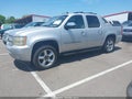 Photo 2 of 16 — 2011 Chevrolet Avalanche