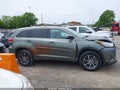 Photo 14 of 17 — 2018 Toyota Highlander