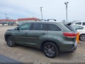 Photo 15 of 17 — 2018 Toyota Highlander