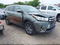 Photo 1 of 17 — 2018 Toyota Highlander
