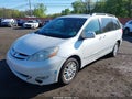 2008 Toyota Sienna — photo 2 of 17 | VIN 5TDBK22C98S012338