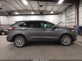 Photo 14 of 18 — 2022 Ford Edge