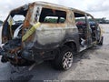 2022 Chevrolet Suburban — photo 4 of 10 | VIN 1GNSKCKD3NR164826