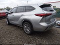 Photo 3 of 17 — 2023 Toyota Highlander