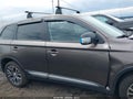 Photo 13 of 18 — 2017 Mitsubishi Outlander