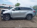 Photo 14 of 17 — 2017 Toyota Highlander