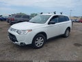 Photo 2 of 13 — 2015 Mitsubishi Outlander