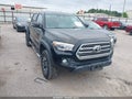 Photo 1 of 16 — 2017 Toyota Tacoma