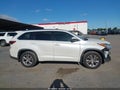 Photo 14 of 17 — 2015 Toyota Highlander
