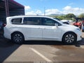 2017 Chrysler Pacifica — photo 13 of 16 | VIN 2C4RC1N74HR686152