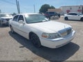 Photo 1 of 16 — 2003 Lincoln Town Car
