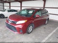 Photo 2 of 19 — 2018 Toyota Sienna