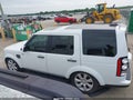 Photo 14 of 16 — 2016 Land Rover LR4