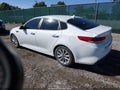 Photo 3 of 16 — 2017 Kia Optima
