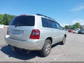 Photo 4 of 11 — 2004 Toyota Highlander