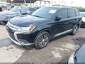 Photo 2 of 18 — 2016 Mitsubishi Outlander