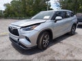 Photo 2 of 17 — 2023 Toyota Highlander