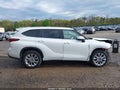 Photo 13 of 16 — 2020 Toyota Highlander