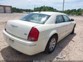 Photo 4 of 16 — 2005 Chrysler 300