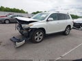 Photo 2 of 17 — 2011 Toyota Highlander