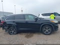 Photo 13 of 16 — 2016 Toyota Highlander