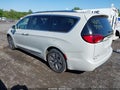 2019 Chrysler Pacifica — photo 3 of 21 | VIN 2C4RC1N7XKR590890