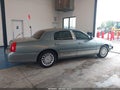 Photo 13 of 16 — 2005 Lincoln Town Car