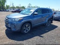 Photo 2 of 16 — 2017 Toyota Highlander