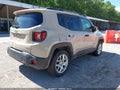 Photo 4 of 16 — 2016 Jeep Renegade