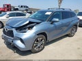 Photo 2 of 17 — 2021 Toyota Highlander