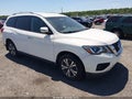 Photo 1 of 17 — 2017 Nissan Pathfinder