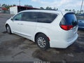 Photo 3 of 17 — 2017 Chrysler Pacifica