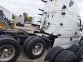 2017 Freightliner Cascadia 125 — photo 4 of 16 | VIN 3AKJGLDR7HSHR0661