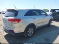 2016 Kia Sorento — photo 4 of 15 | VIN 5XYPG4A37GG081903