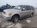Photo 2 of 11 — 2000 Lincoln Navigator
