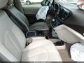 2017 Chrysler Pacifica — photo 5 of 17 | VIN 2C4RC1EG6HR542974