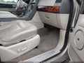 Photo 5 of 16 — 2004 Lincoln Navigator