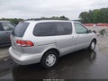 Photo 4 of 16 — 2002 Toyota Sienna