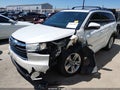 Photo 6 of 18 — 2016 Toyota Highlander Hybrid